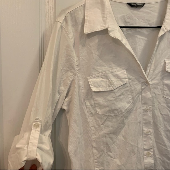 Daisy Fuentes button down work blouse - Picture 2 of 5